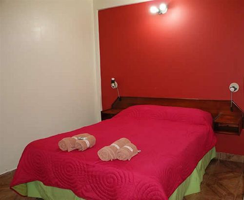 Residencial Noelia Hostel Пуерто Игуасу Екстериор снимка