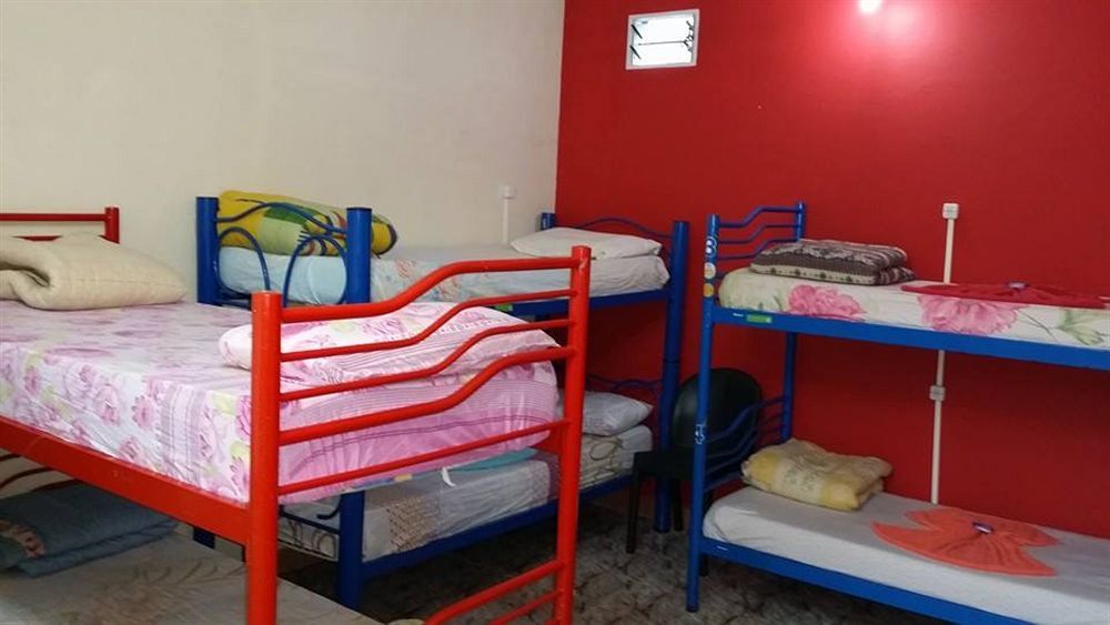 Residencial Noelia Hostel Пуерто Игуасу Екстериор снимка