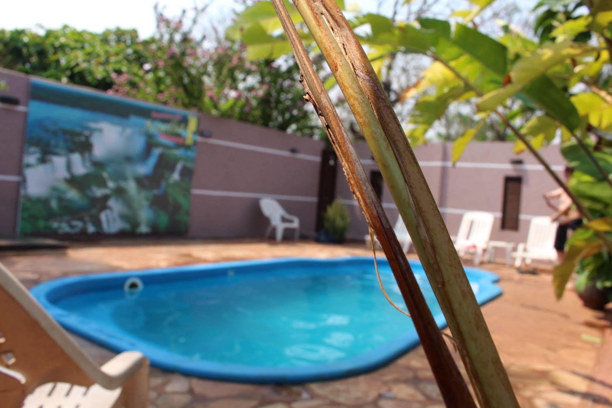 Residencial Noelia Hostel Пуерто Игуасу Екстериор снимка
