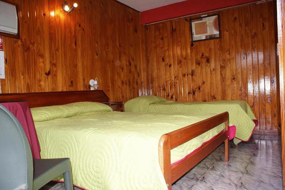 Residencial Noelia Hostel Пуерто Игуасу Екстериор снимка