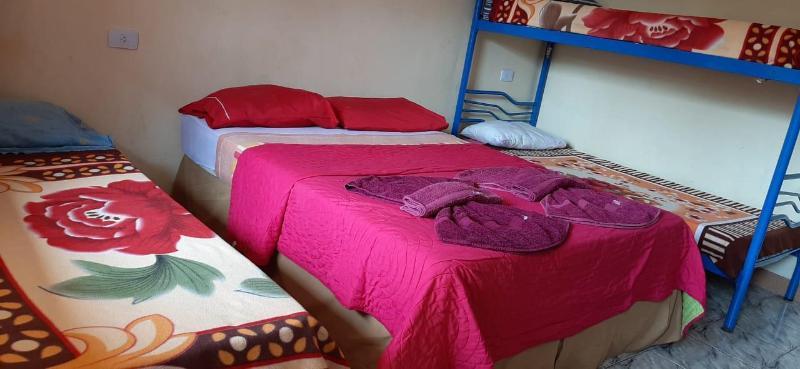 Residencial Noelia Hostel Пуерто Игуасу Екстериор снимка